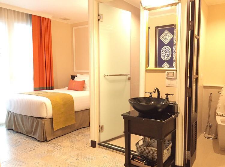 Sara'S Hotel Бангкок Экстерьер фото