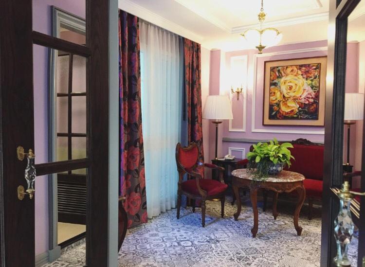 Sara'S Hotel Бангкок Экстерьер фото