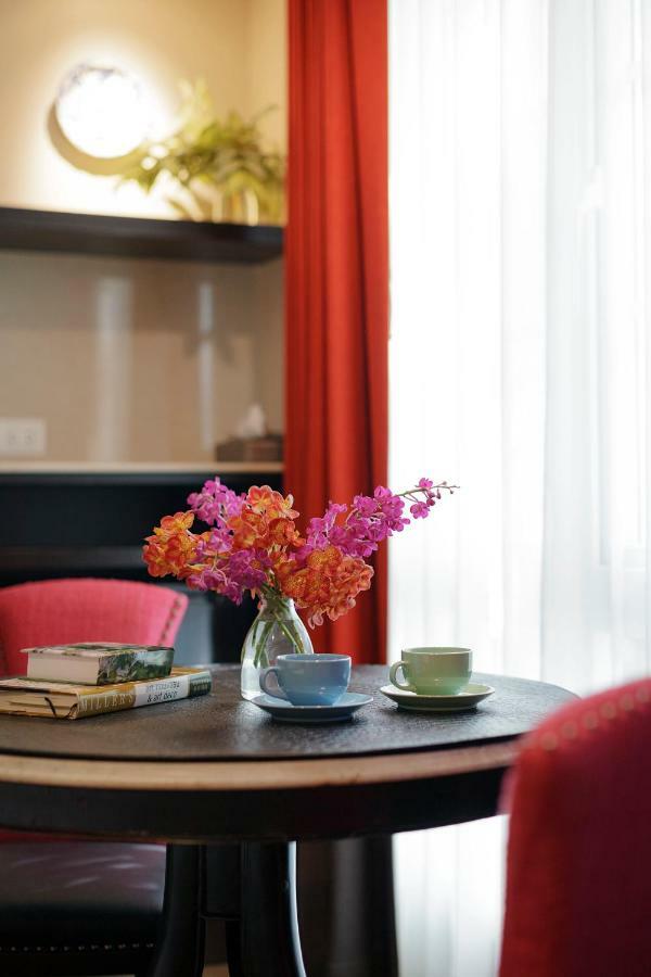 Sara'S Hotel Бангкок Экстерьер фото