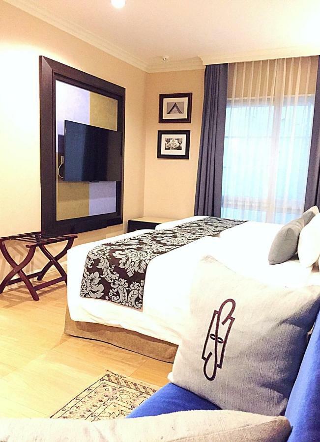 Sara'S Hotel Бангкок Экстерьер фото
