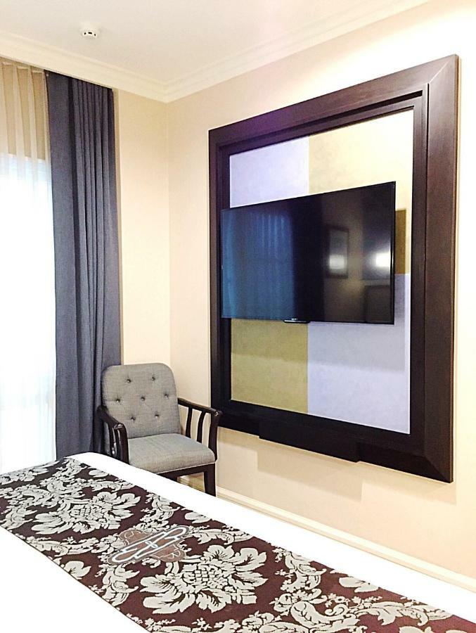 Sara'S Hotel Бангкок Экстерьер фото